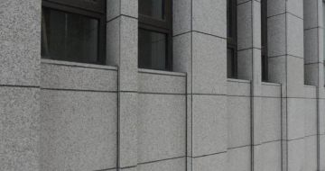 梧州芝麻灰外墙干挂石材及施工注意事项