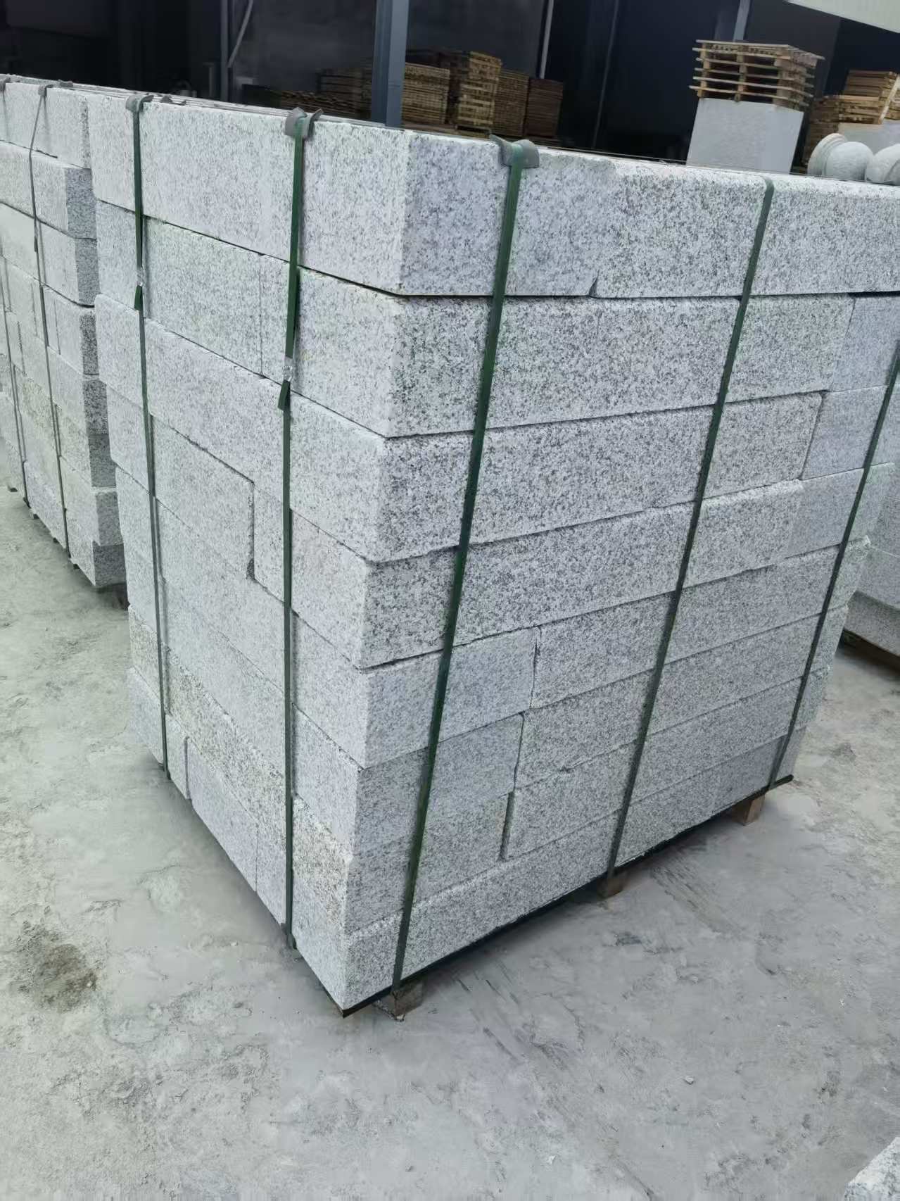 梧州 芙蓉白火烧两面路沿石