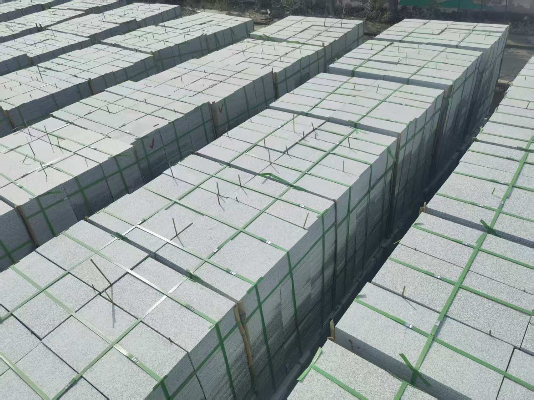 梧州 芝麻白1.8公分火烧300*600地铺，清仓大甩卖