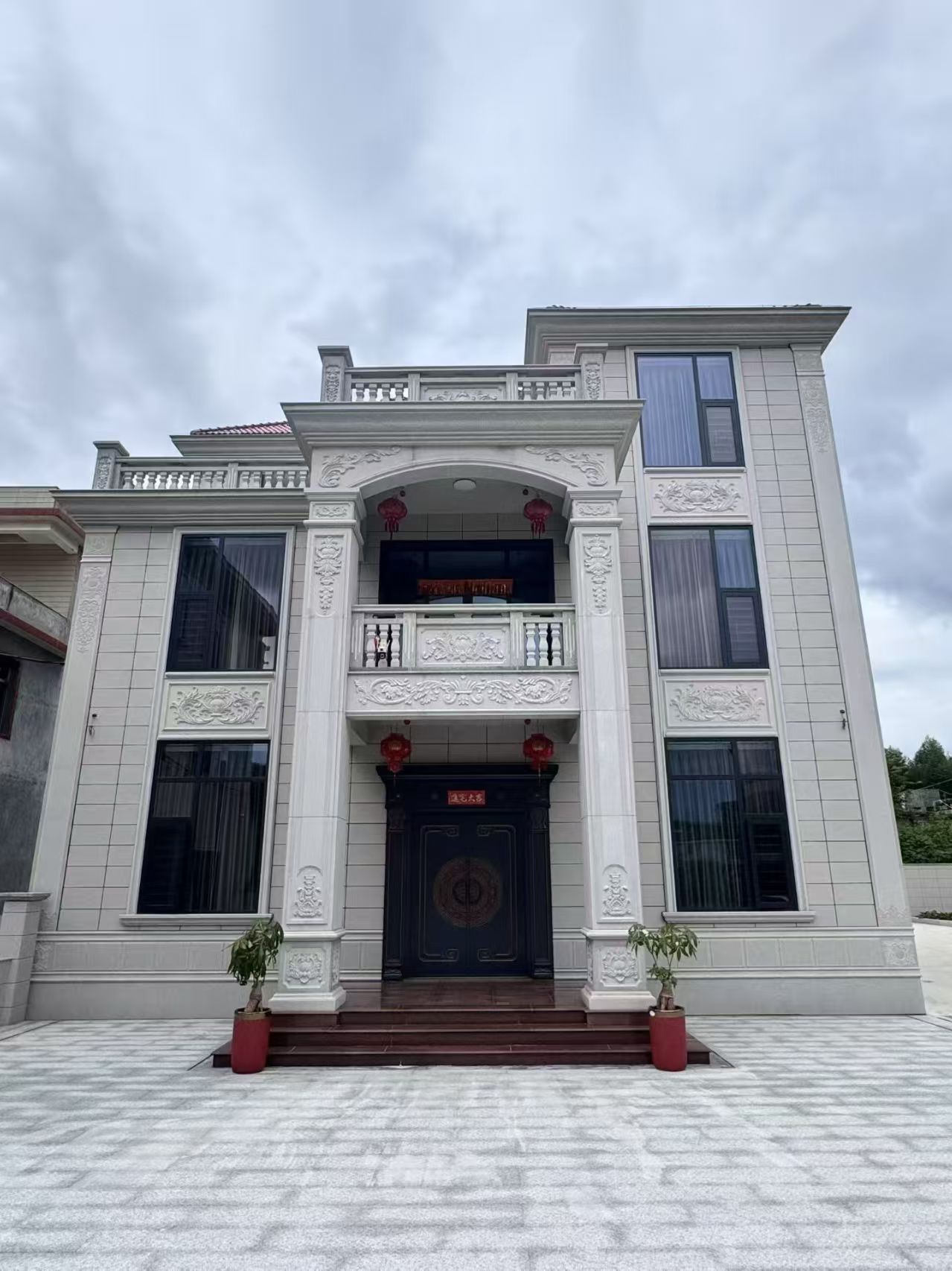 梧州 芝麻白石材别墅干挂案例展示