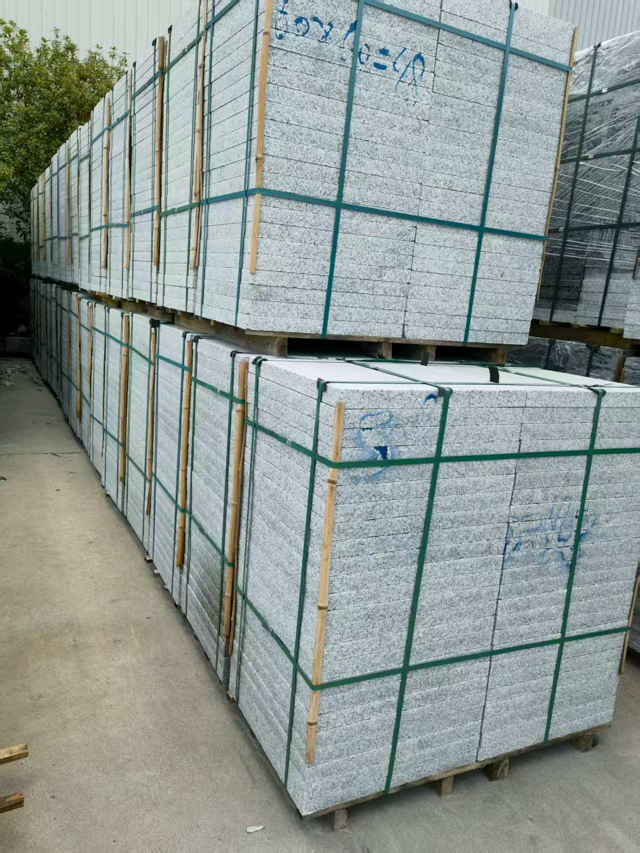 梧州 大花芙蓉白火烧成品，市政园林广场地铺石